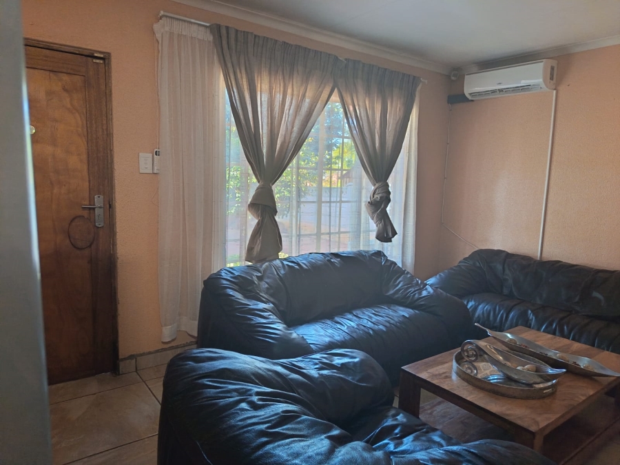 3 Bedroom Property for Sale in Geelhoutpark North West